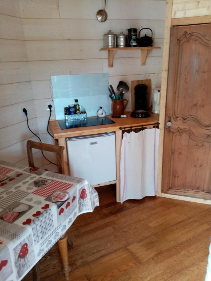 La Tour De Ver Gite Atypique Possibilite Table D'Hotes Sur Reservation エクステリア 写真